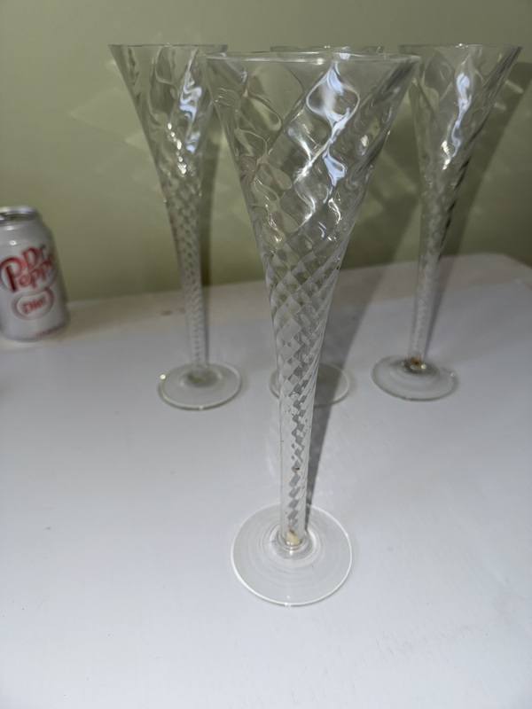 Set of 4 Optic Swirl Hollow Stem Crystal Champagne Flutes 10”