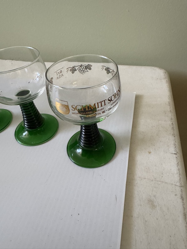 Set of 4 Schmitshone Forrest Green Wine Glasses