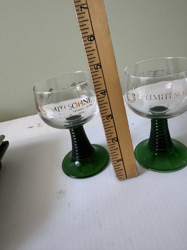 Set of 4 Schmitshone Forrest Green Wine Glasses