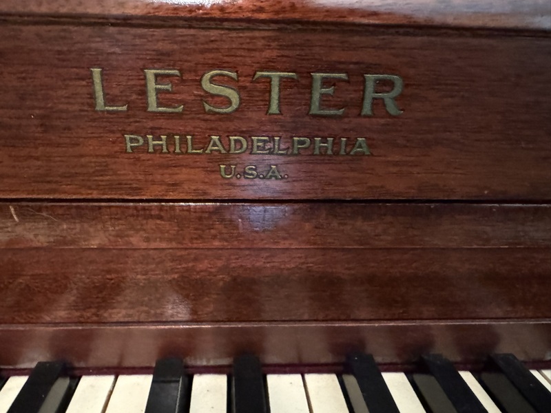 Lester "Betsy Ross Spinet" Upright Paino & Paino Bench with Delivery*