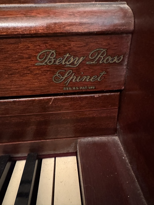 Lester "Betsy Ross Spinet" Upright Paino & Paino Bench with Delivery*