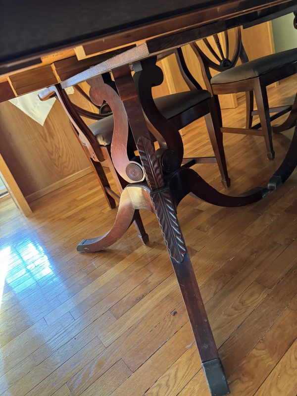 Stunning Dining Room Table with 6 Shield Back Chairs and Pad