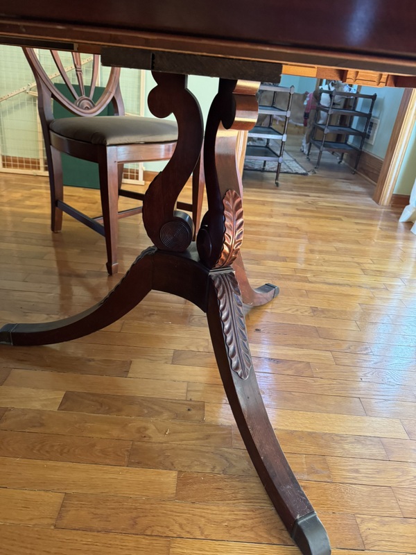 Stunning Dining Room Table with 6 Shield Back Chairs and Pad