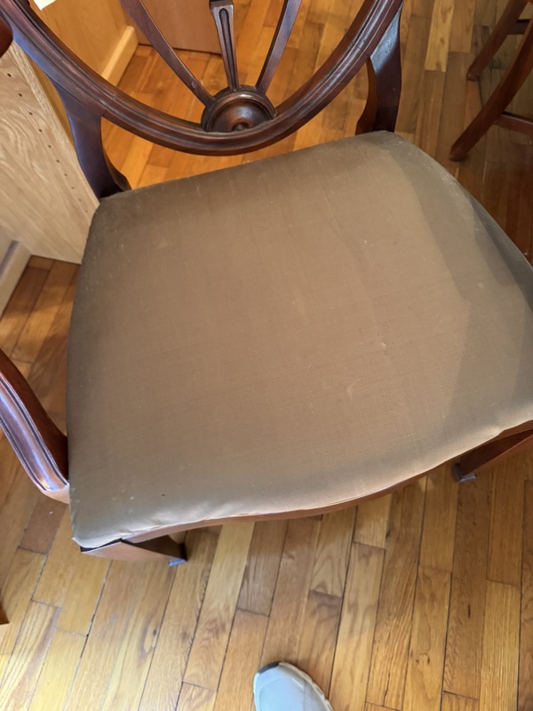 Stunning Dining Room Table with 6 Shield Back Chairs and Pad