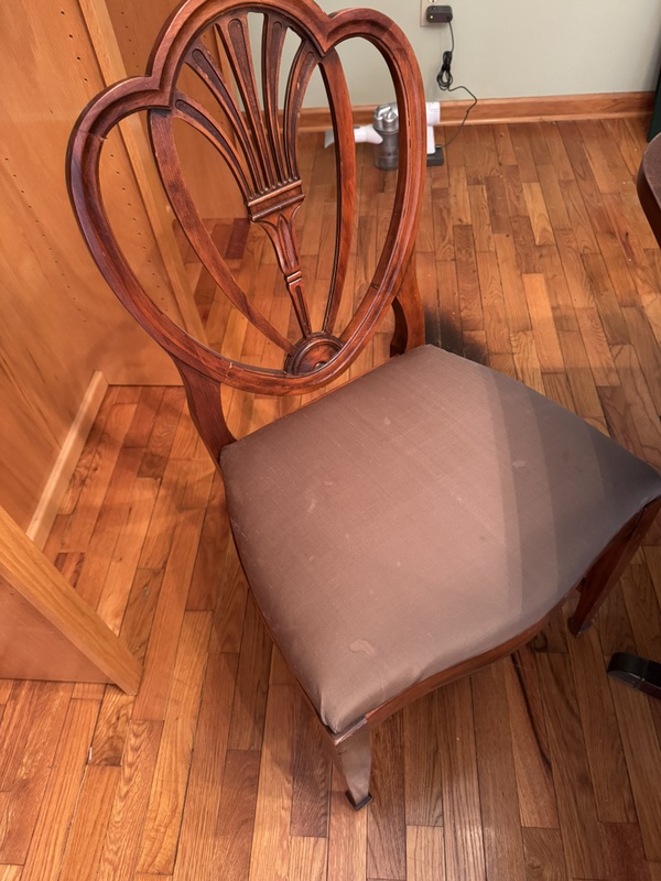 Stunning Dining Room Table with 6 Shield Back Chairs and Pad