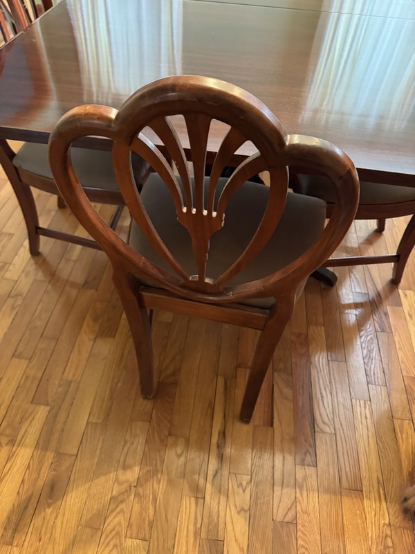 Stunning Dining Room Table with 6 Shield Back Chairs and Pad