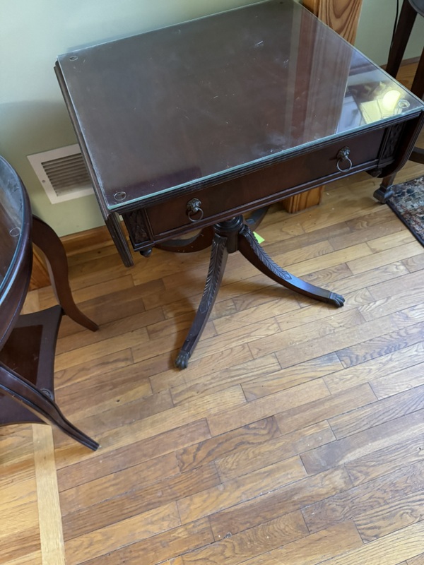 Vintage Mahogany Drop Leaf side table in the Ducan Phyfe Style