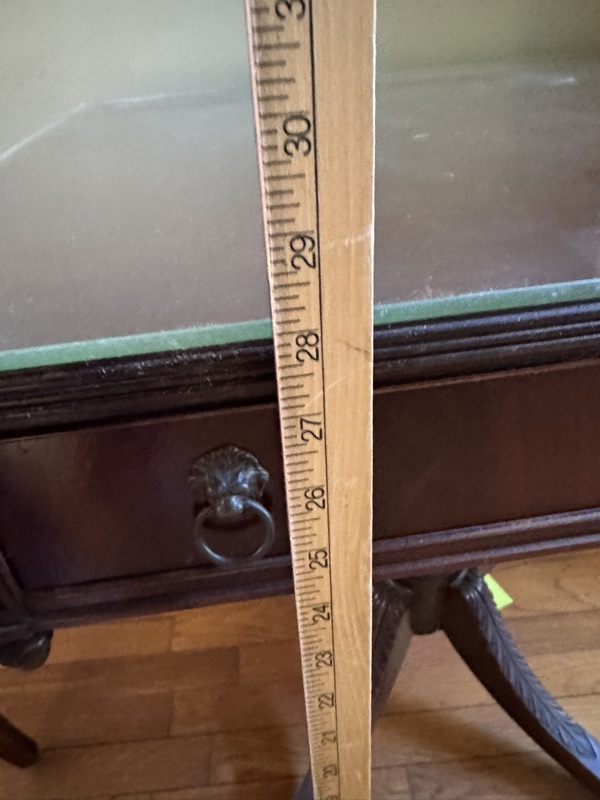 Vintage Mahogany Drop Leaf side table in the Ducan Phyfe Style