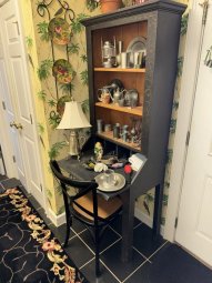 Moved 1 Week Forward:  Local Interior Designer.  Packed House on the Lake. - Image 97