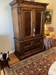 Moved 1 Week Forward:  Local Interior Designer.  Packed House on the Lake. - Image 217