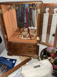 Moved 1 Week Forward:  Local Interior Designer.  Packed House on the Lake. - Image 227